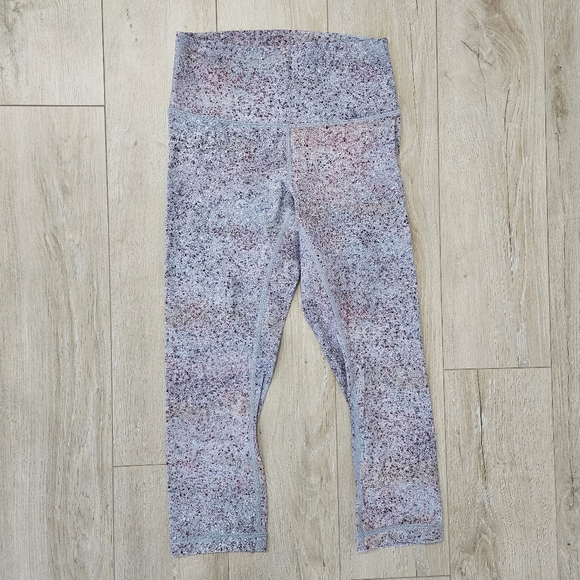 Lululemon Wunder Under Crop, Size 6, Rare Summer Haze Multi - Picture 3 of 9